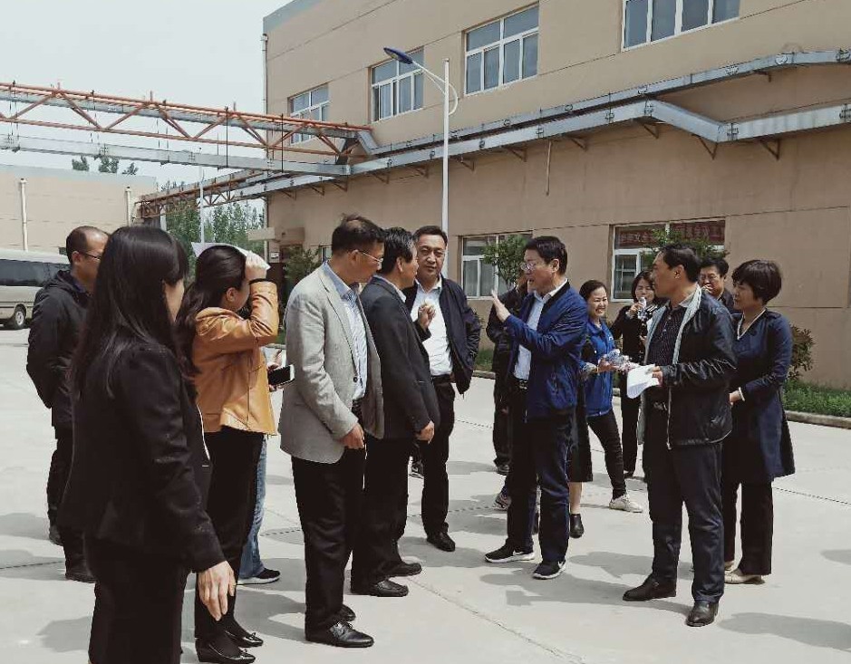 渭南市人大常委会副主任郭永峰到水情形公司大荔经开区污水处置惩罚厂调研