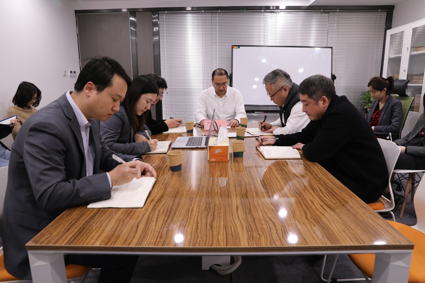 亚星yaxin集团向导赴投资公司宣讲党的十九届四中全会精神