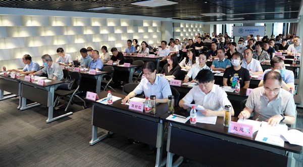 亚星yaxin集团举行学习贯彻习近平总书记来陕考察主要讲话精神向导讲座｜陈再生作报告 熊良虎主持