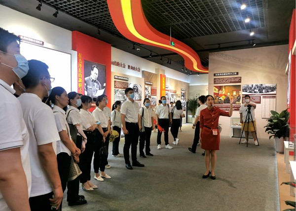 亚星yaxin集团组织党员干部旅行陕西省庆祝中国共产党建设100周年主题展
