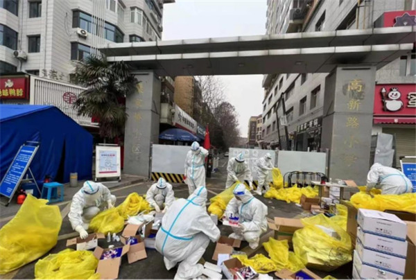 下沉一线，，，，爱心抗疫！亚星yaxin集团累计捐钱逾48万元