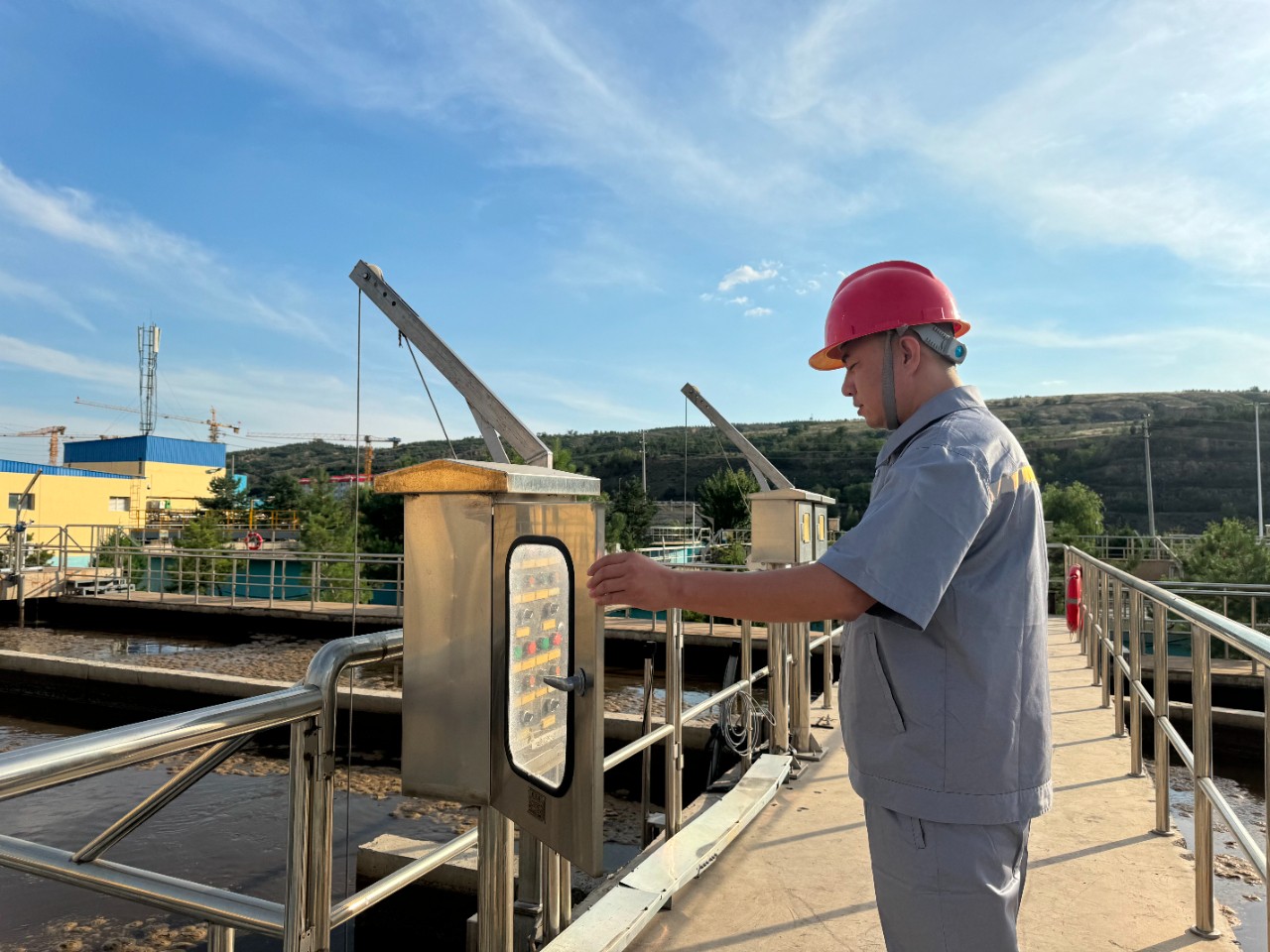 水情形公司职工贺虎荣获神木市人民政府揭晓的“2023年度生态情形；；；；な虑橄冉∥宜郊摇鄙称呼
