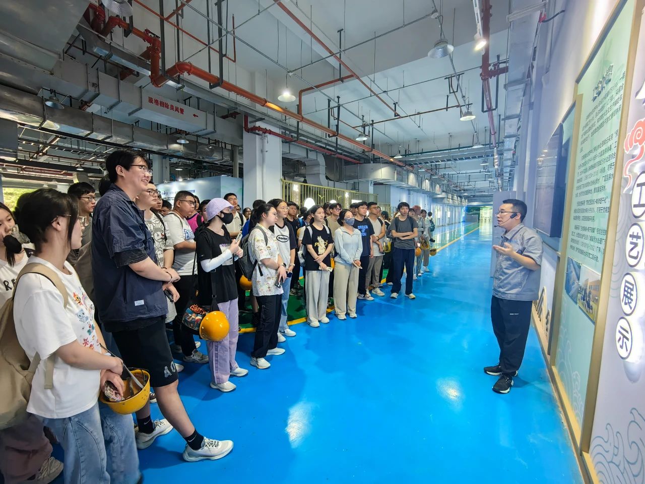 校企相助|水情形公司白鹿原水生态中心与西安修建科技大学举行校企相助签约暨实践教育基地授牌仪式 校企相助|水情形公司白鹿原水生态中心与西安修建科技大学举行校企相助签约暨实践教育基地授牌仪式