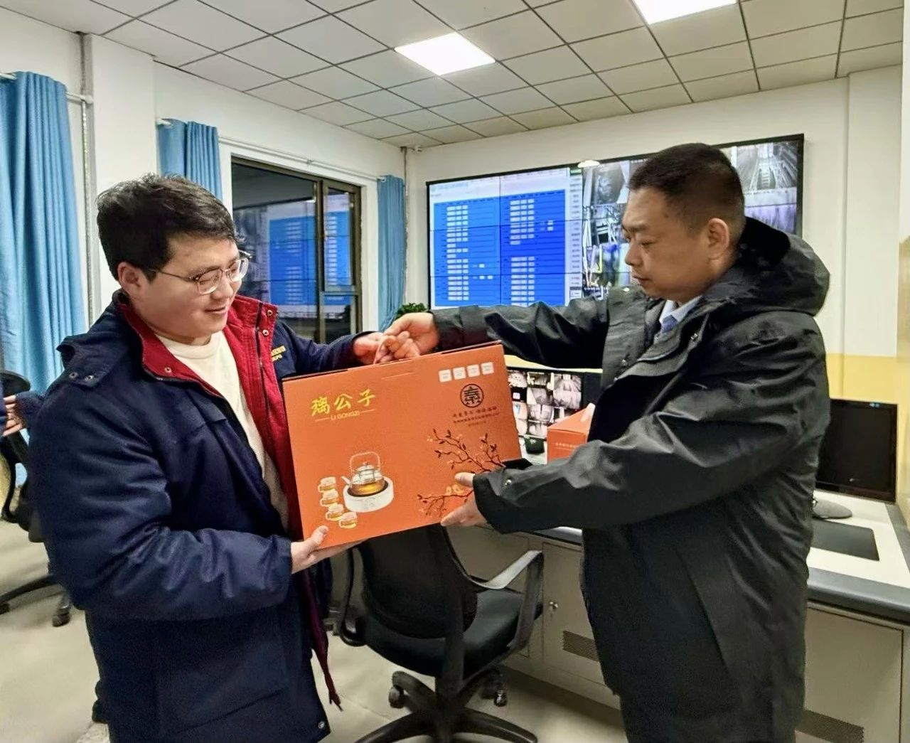 眷注一线，，，，，，情暖严冬｜水情形公司工会开展2024年“冬送温暖”慰问活动